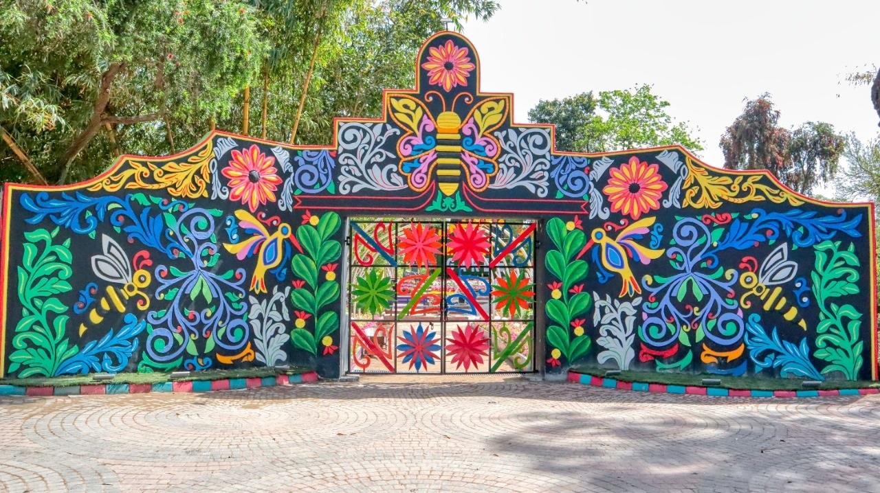 Decorative entrance gate and porch designed by Biaas Interior